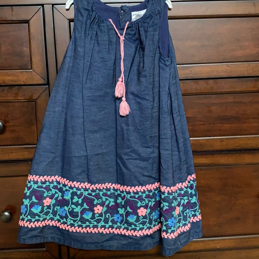 Girls sleeveless cotton summer dress.  Size 5